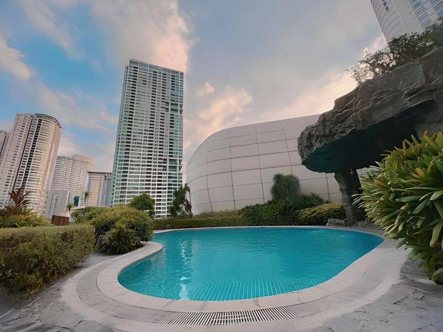 Aveline Suites Elite Rockwell View Acqua Private Residences Near Rockwell Makati Манила Экстерьер фото